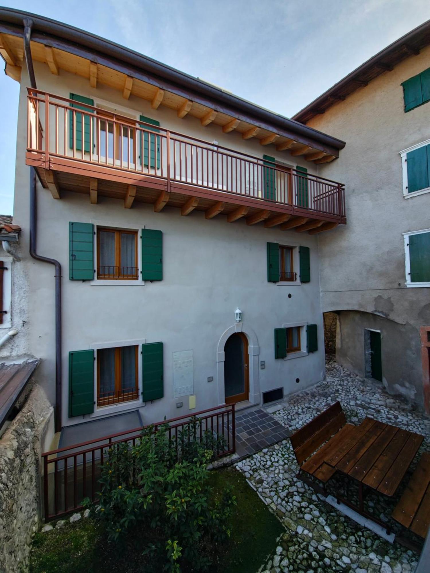 Casa Antico Borgo - Appartamento 1 アセンサ・ディ・ブレンソーレ エクステリア 写真